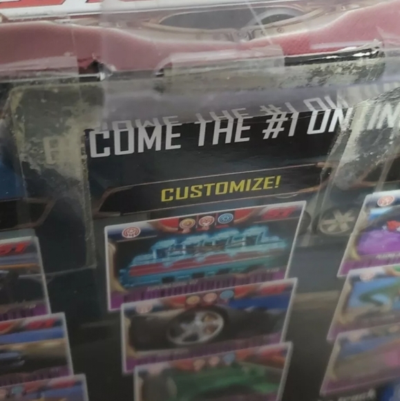 SPIN MASTER Swypeout Battle Racing PC Game Bundle with digital upgrade cards - Picture 6 of 11